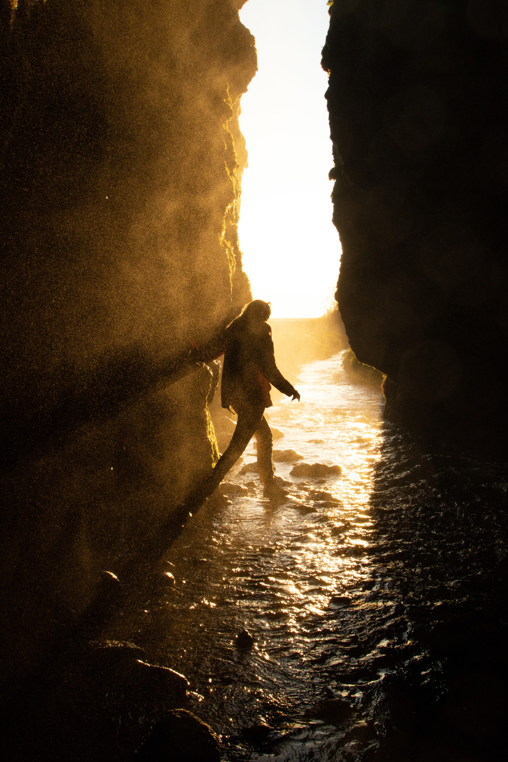Swedish Photographer Olivia Synnervik Captures the Magic of Iceland's Midnight Sun
